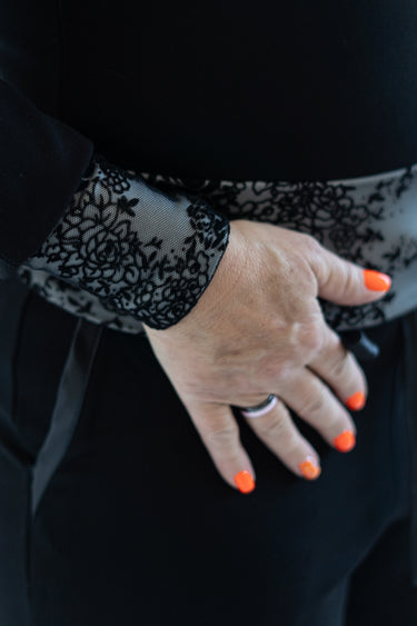Elegantní mikina s krajkou